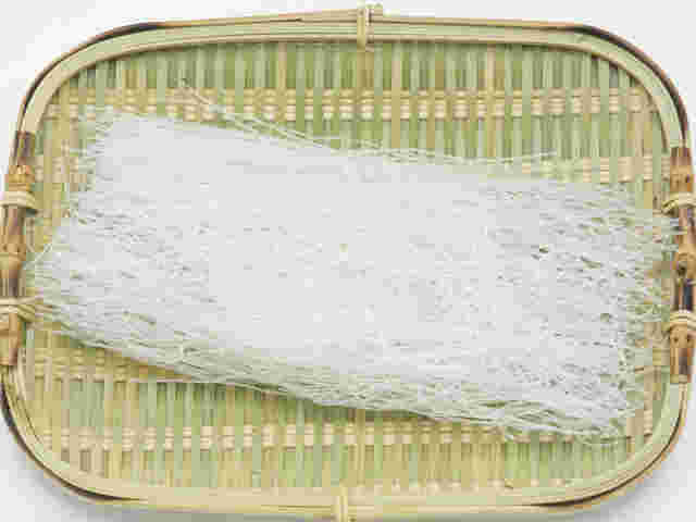 かごにのせた春雨