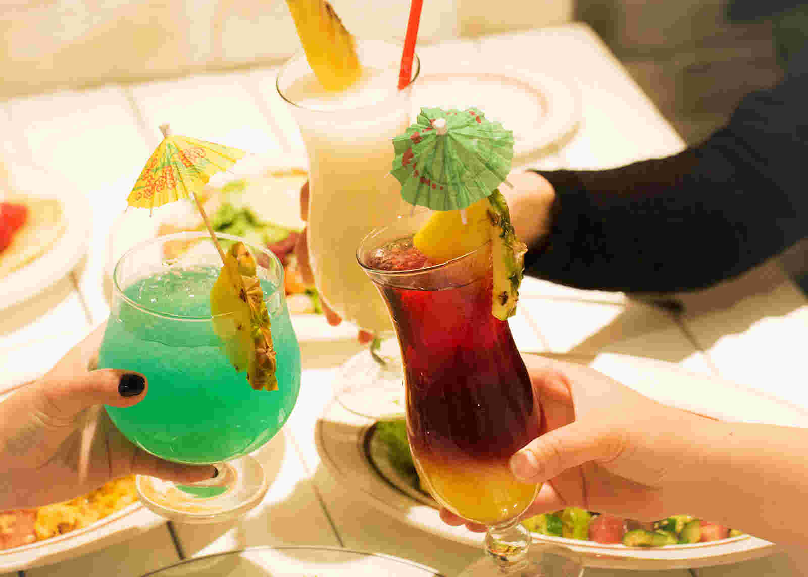 ハワイらしいカクテルで乾杯