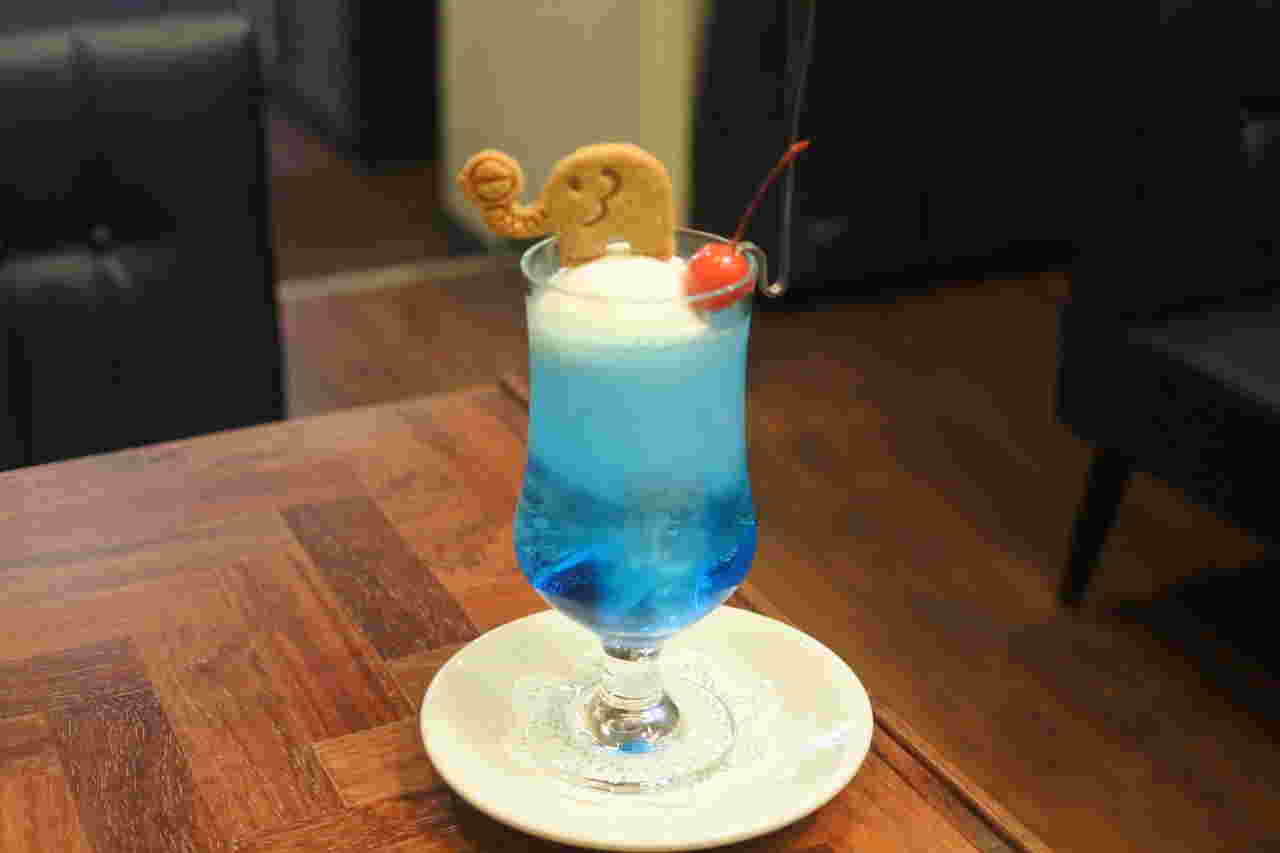 ブルーハワイのクリームソーダ