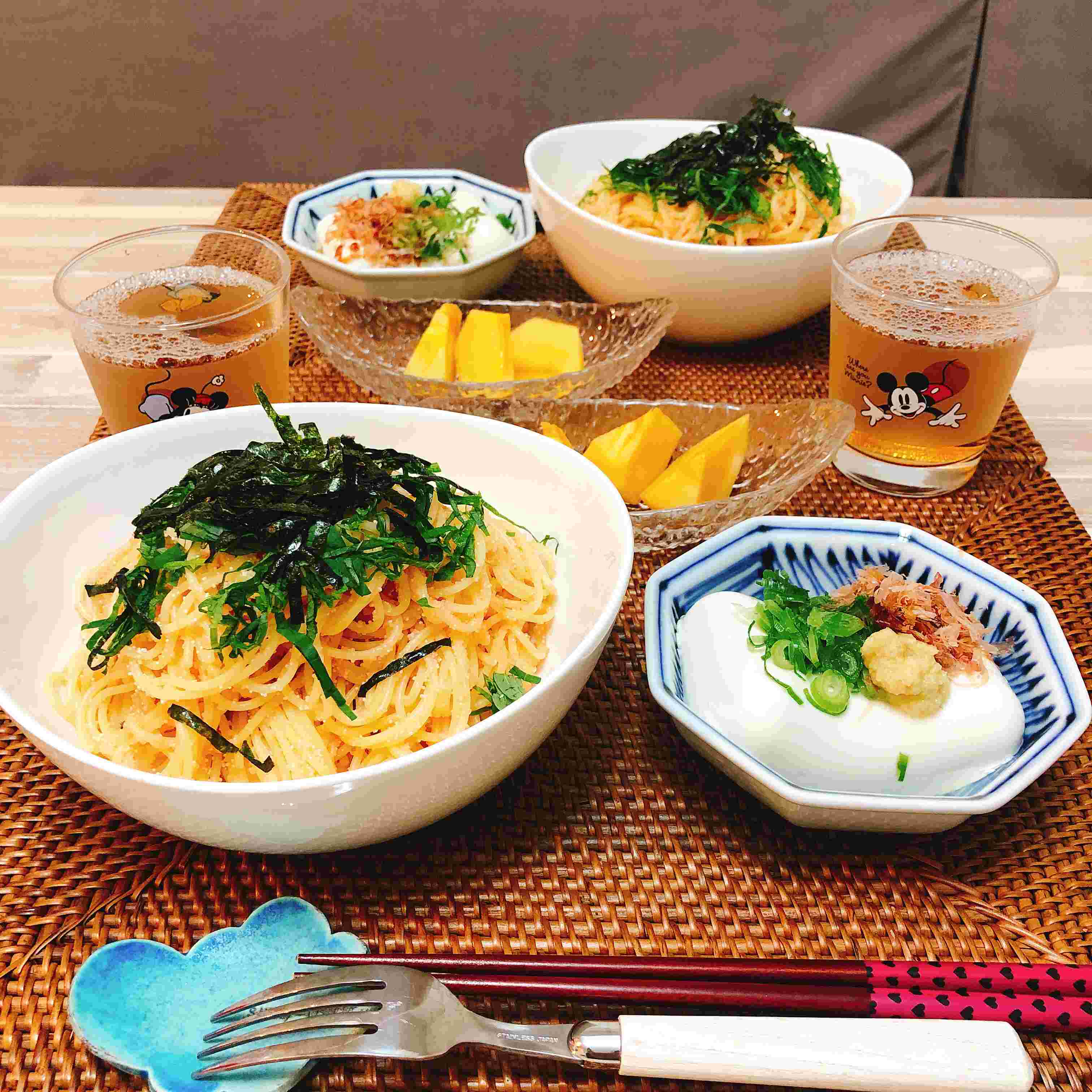 和風パスタとおかずの画像