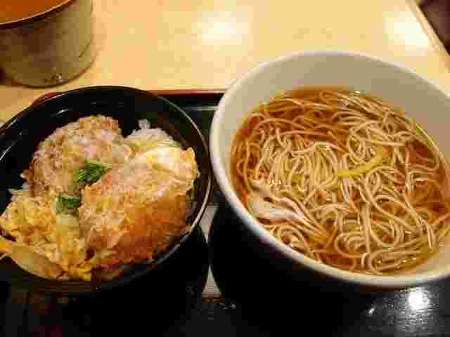 小諸そばのカツ丼セット