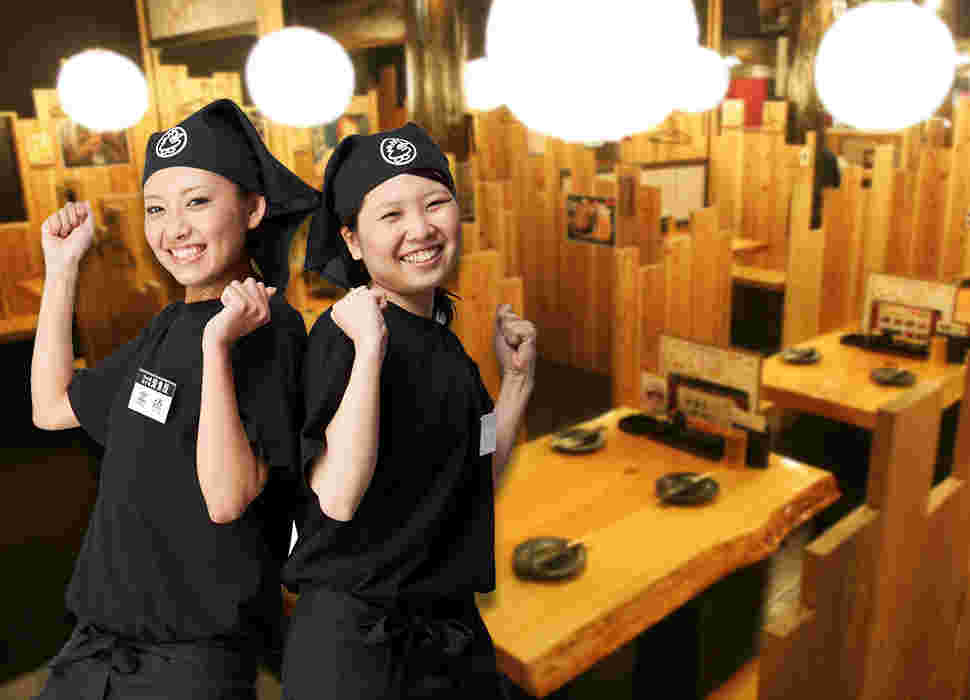 鳥貴族のバイトの女性二人