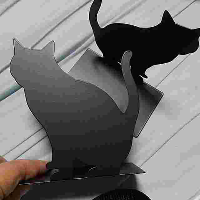 ダイソーの黒猫のシルエットブックエンド