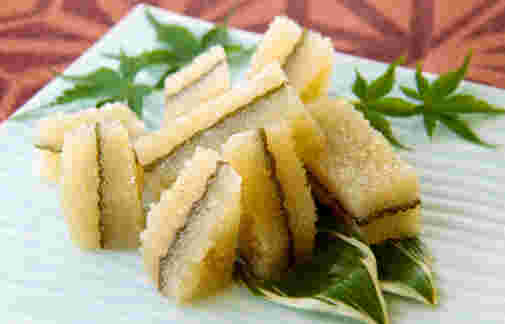 子持ち昆布の盛られたお皿