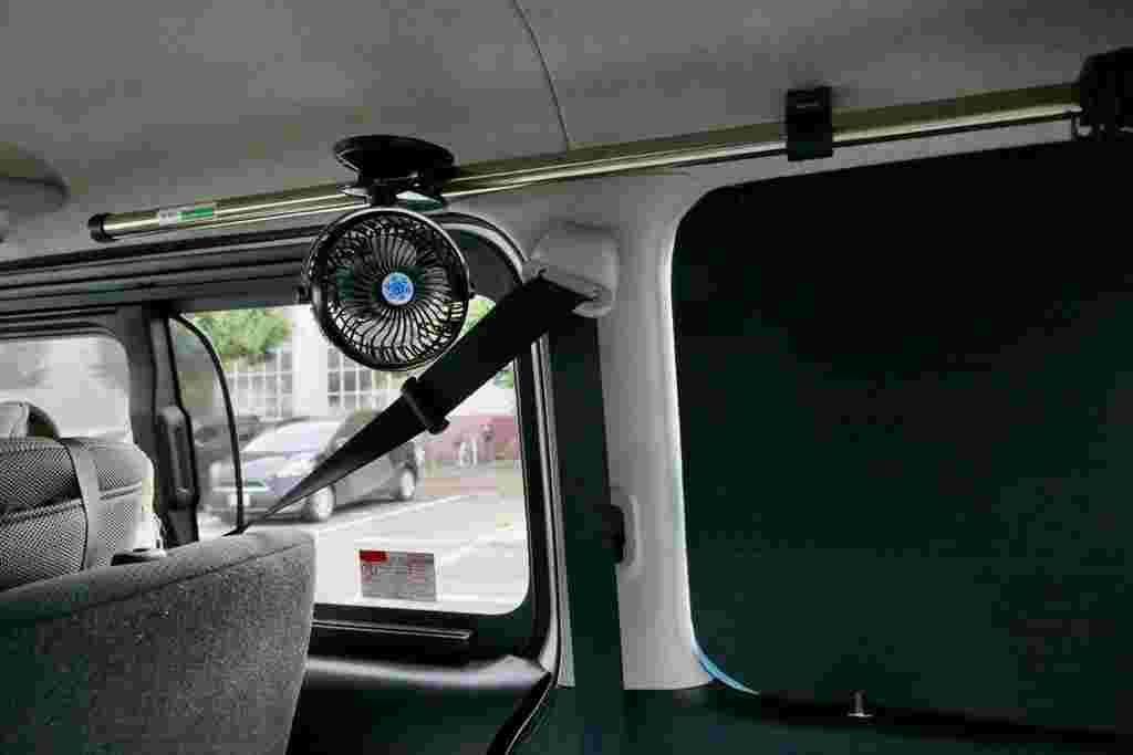 車内で使用する扇風機