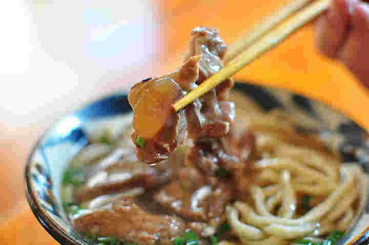 軟骨ソーキもちあげ