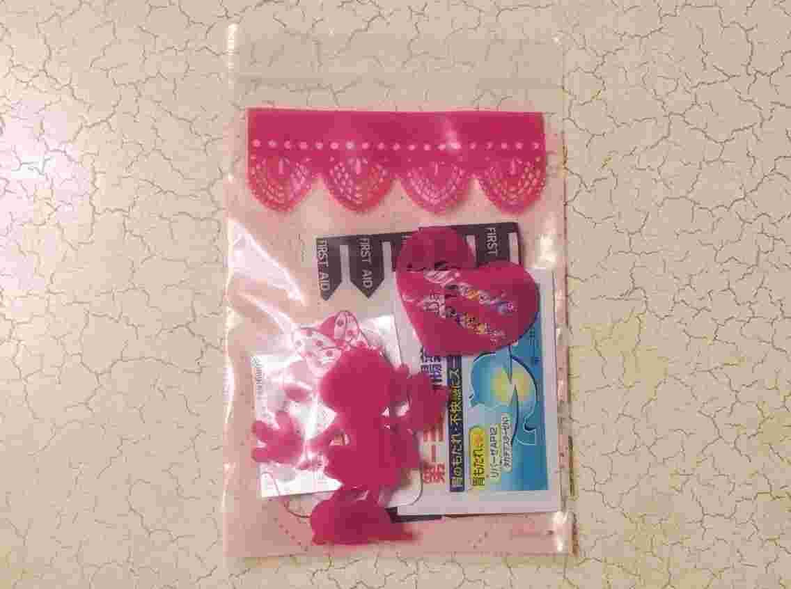 薬や絆創膏を収納した画像