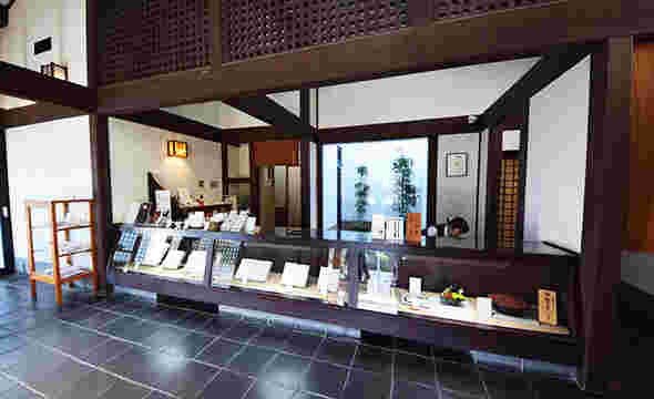 山田屋直営店店内