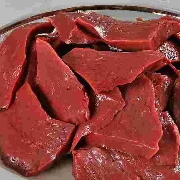 ホルモン肉のハツの部分。分厚く血の色が濃い