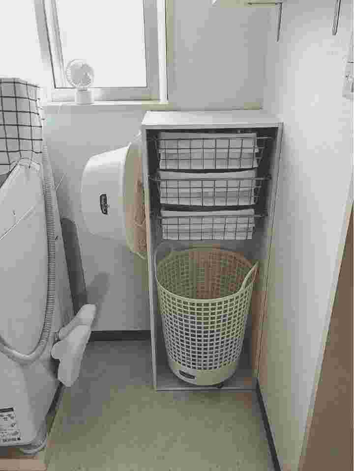 洗濯機回りでカラーボックスと不織布ケースで収納