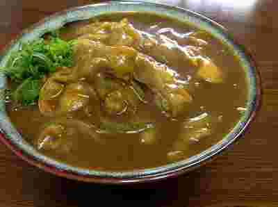 鶏肉が具のカレーうどん