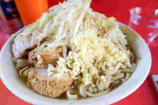 ラーメン二郎三田店の豚ラーメン小