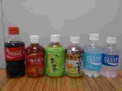 ミニサイズのペットボトル6本