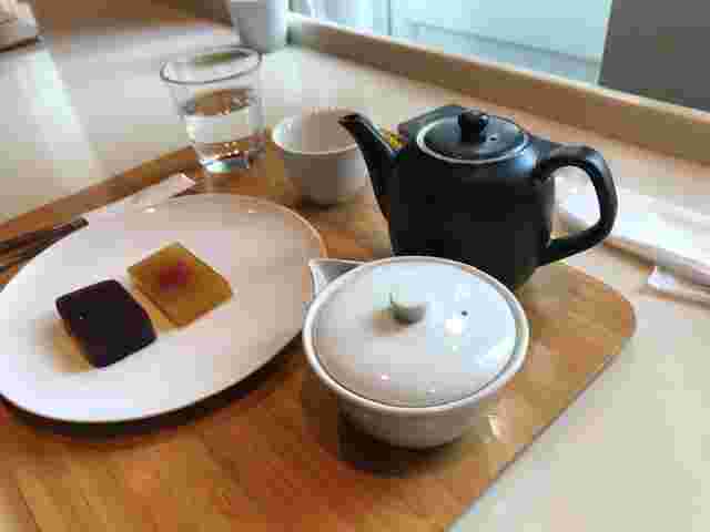 とらやカフェの羊羹とお茶
