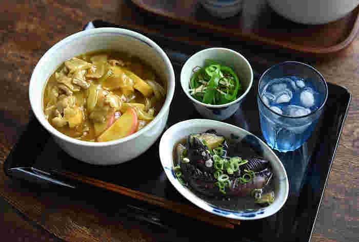 カレーうどんとナスとピーマンの副菜