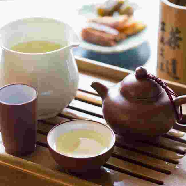 茶器に入った東方美人茶