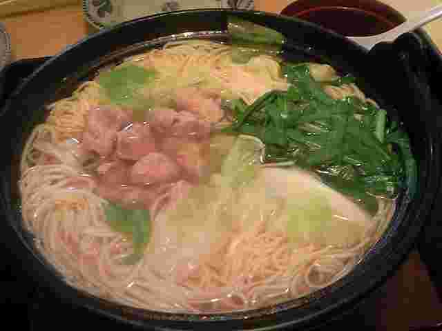 中華麺の入ったもつ鍋