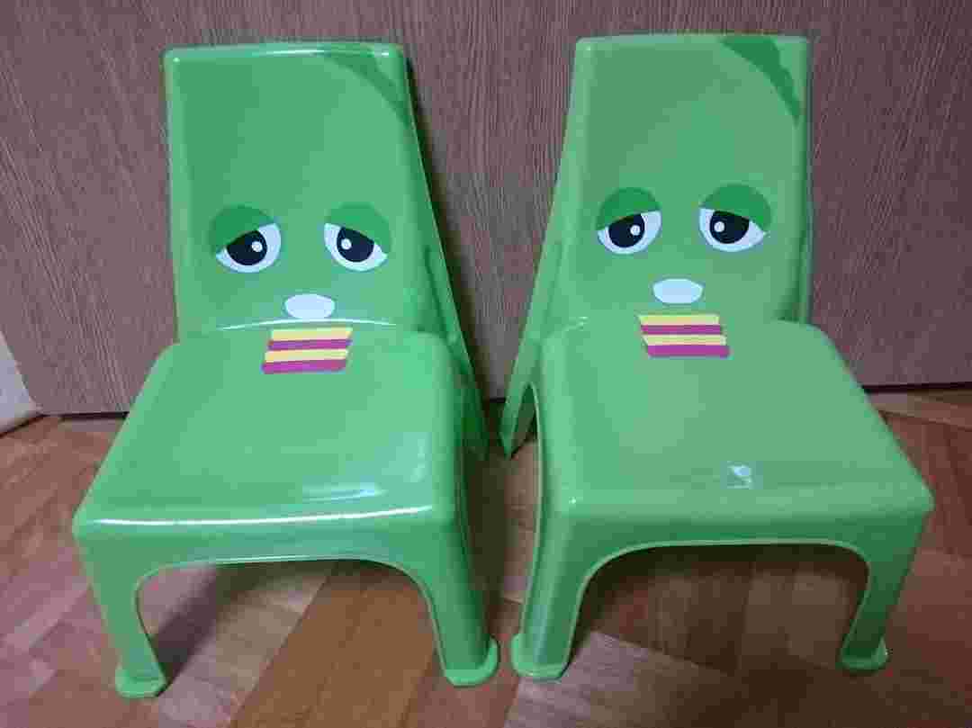 ガチャピンにリメイクされた椅子の様子