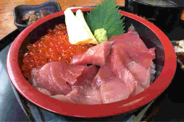 かもめのマグロいくら丼