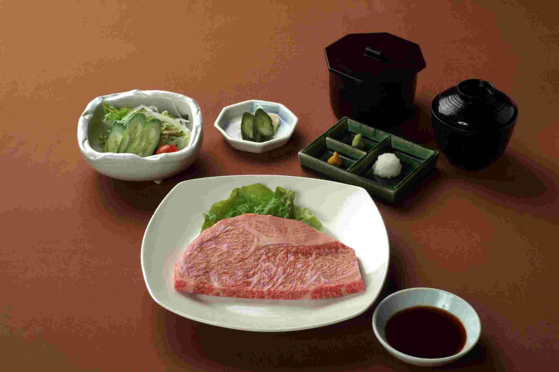リブロースステーキ定食
