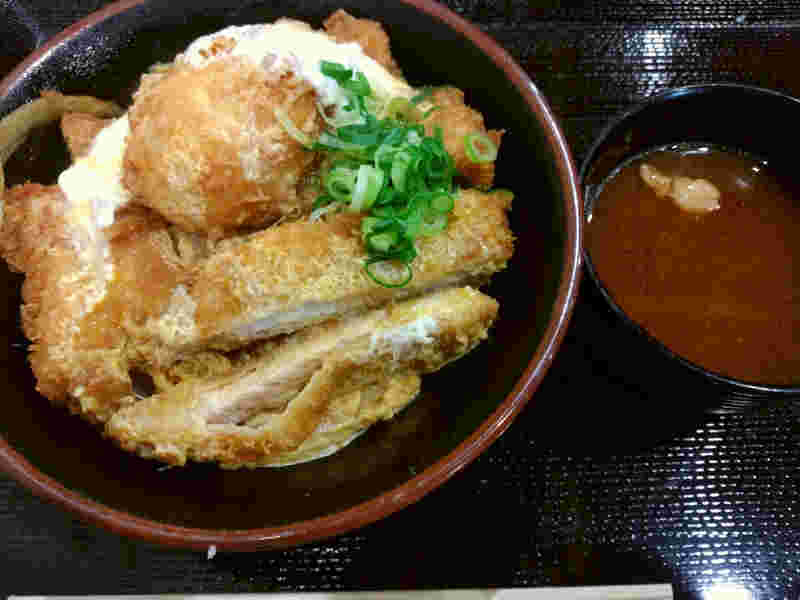 半熟卵カツ丼