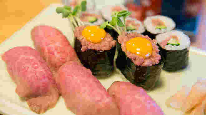 助八寿司の牛肉の握り
