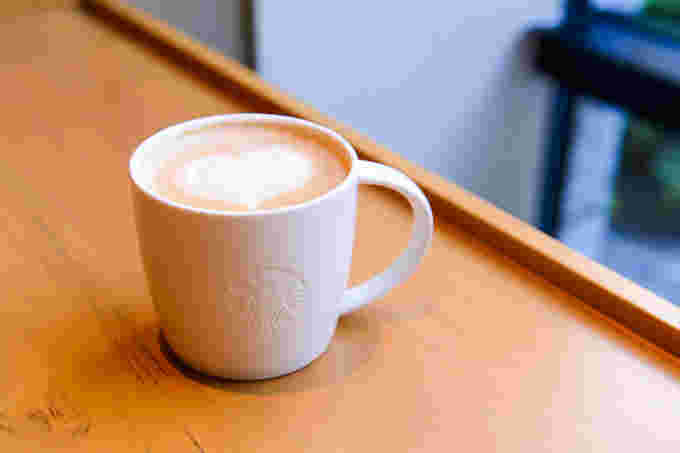 ホットのスターバックスラテ