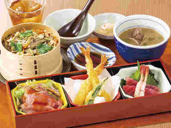 味わい弁当とドリンク