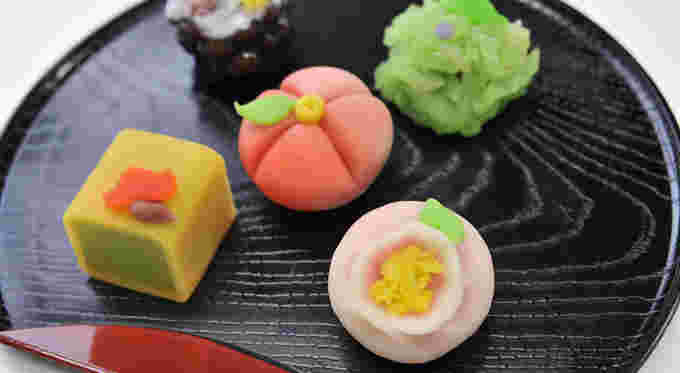 様々な種類の上生菓子