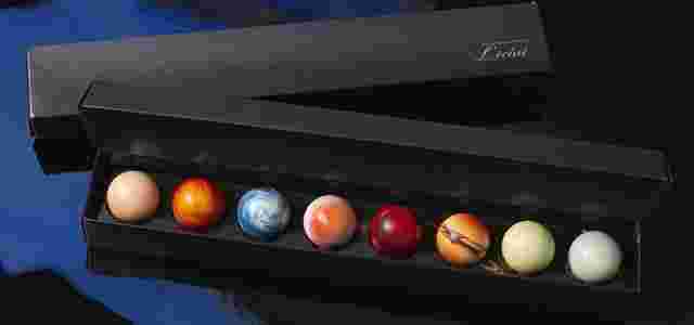 箱に詰められた惑星ショコラ