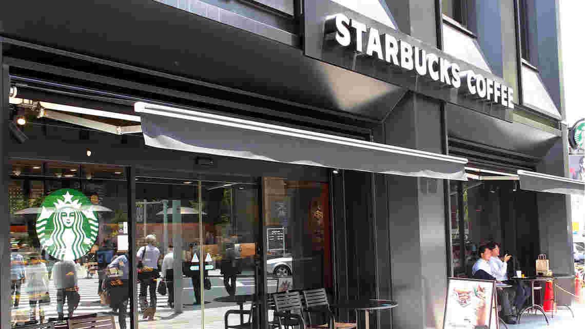 スタバの店舗の外観の様子