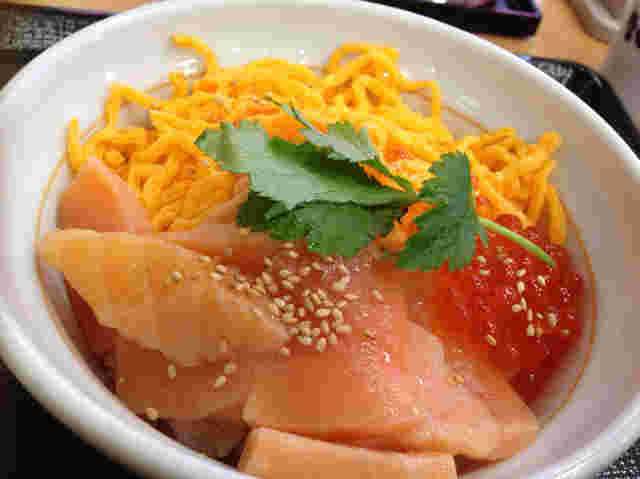 サーモンいくら丼