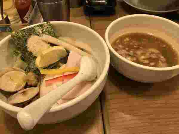 オリジナルブレンドのダシが魅力のつけ麺