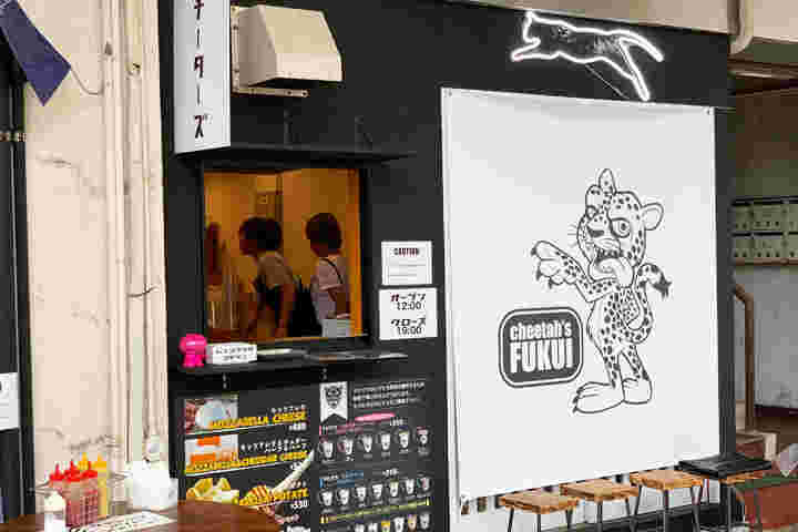 チーターズ福井店外観