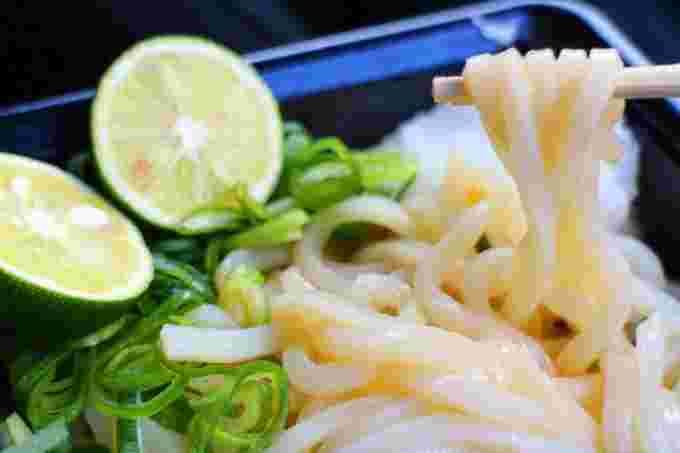 すだちおろしうどんアップ