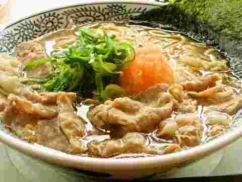 美味しそうな丸源ラーメンの肉そばの様子