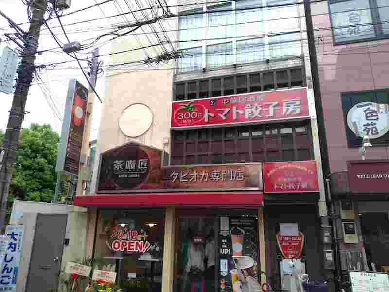 店頭から見た来店客の様子。