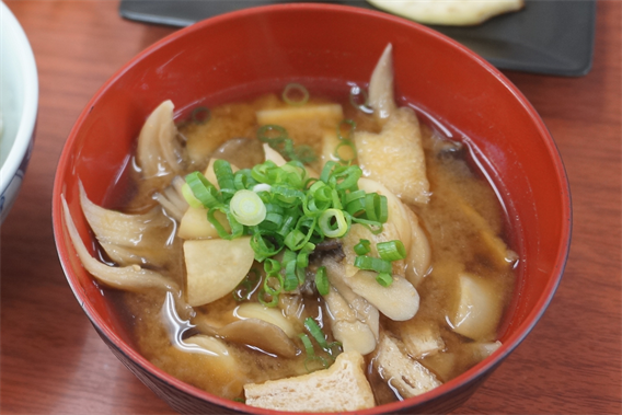 マコモダケの味噌汁