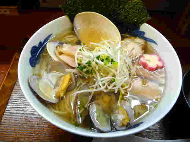 麺屋猪一の貝づくしそばの様子