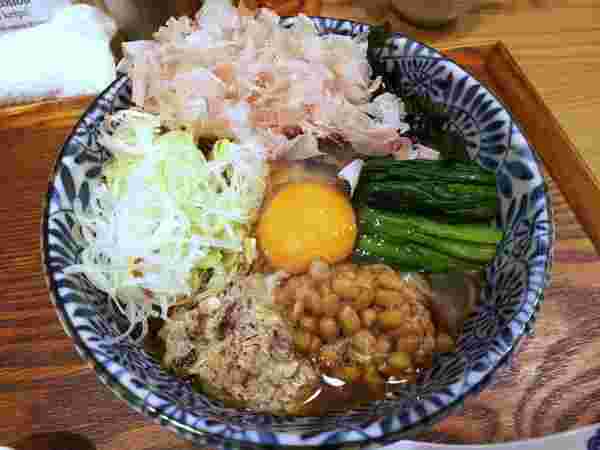 ひっぱり出汁そばの様子