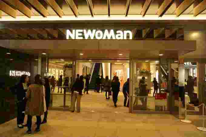 新宿南口出口側のNEWoMan