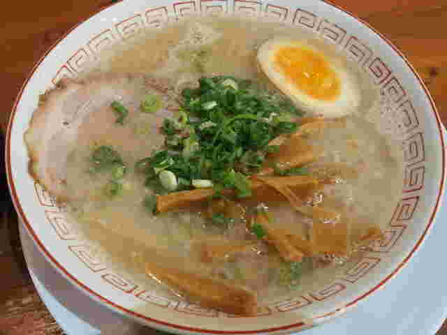 高崎で有名なだるま大使の濃厚なとんこつラーメン