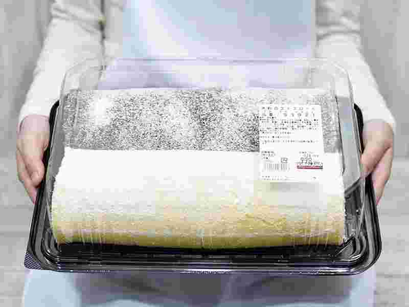 コストコで販売しているココアとプレーンの米粉のスイスロール