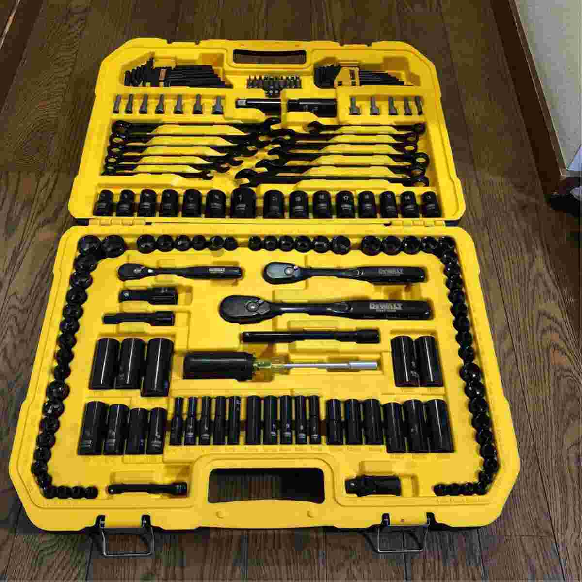 dewalt工具セットの中身
