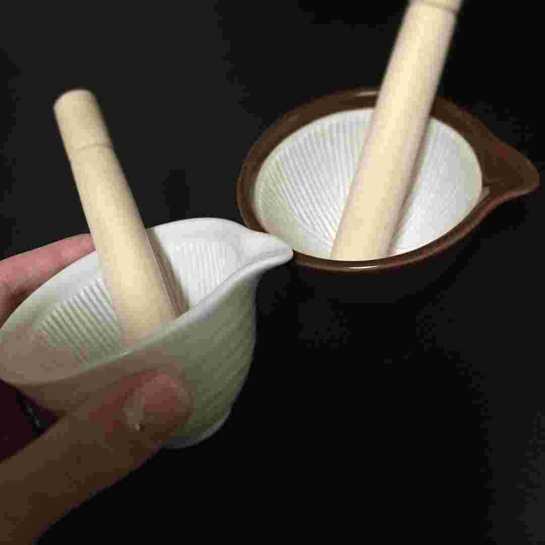 小さな片口すり鉢2種類