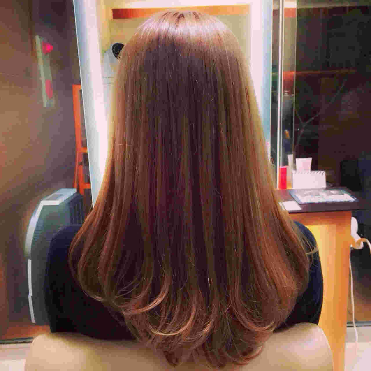 美髪の女性
