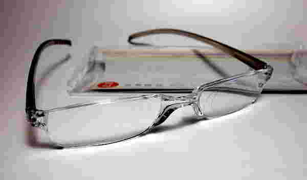【セリア】お洒落なカラフル老眼鏡+2.0