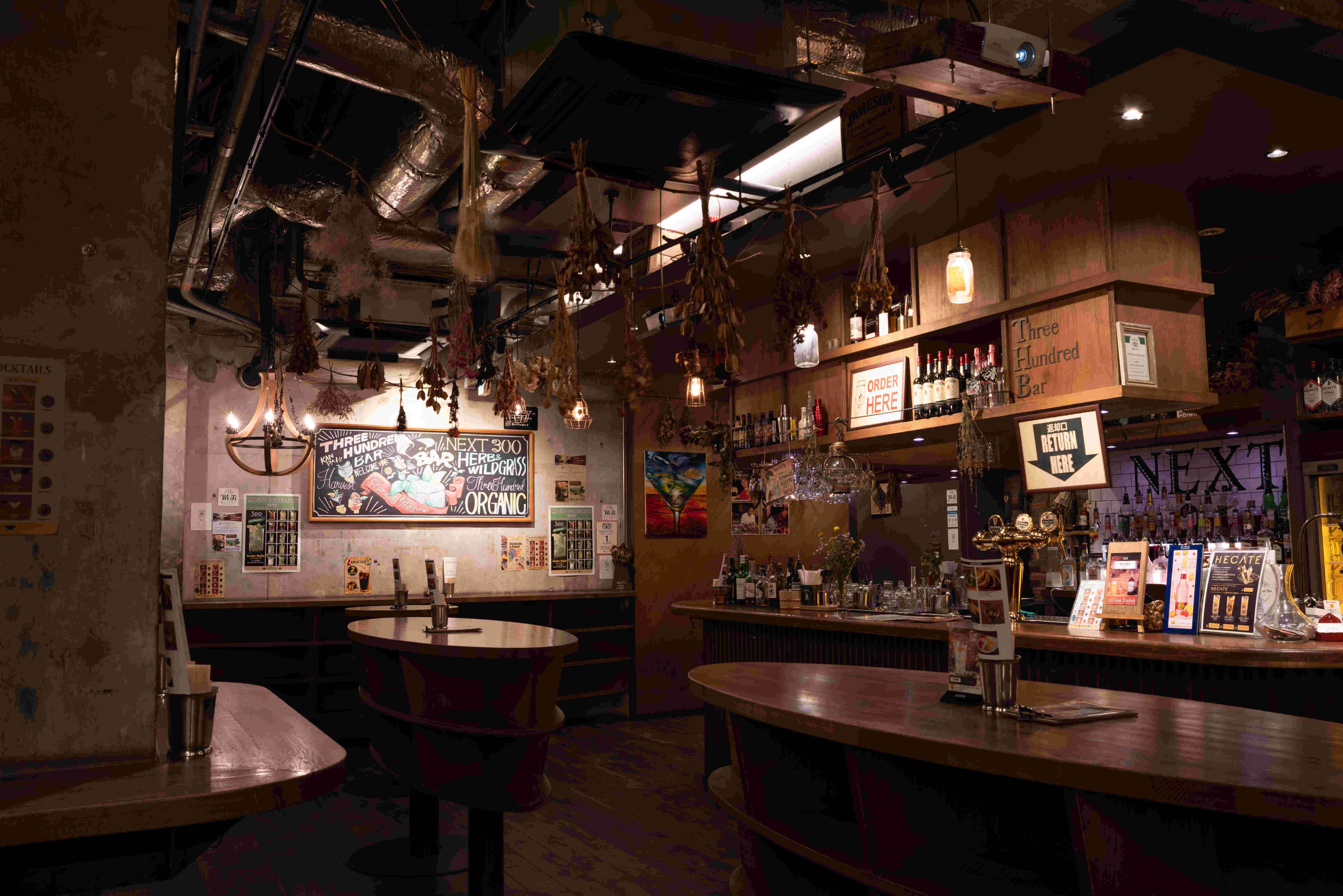 銀座300BAR NEXTの店内
