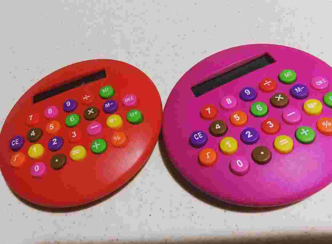 マーブルチョコ型の電卓