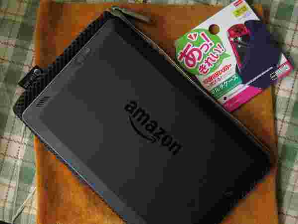 あっ！きれいマルチケースの上にタブレットがのっている